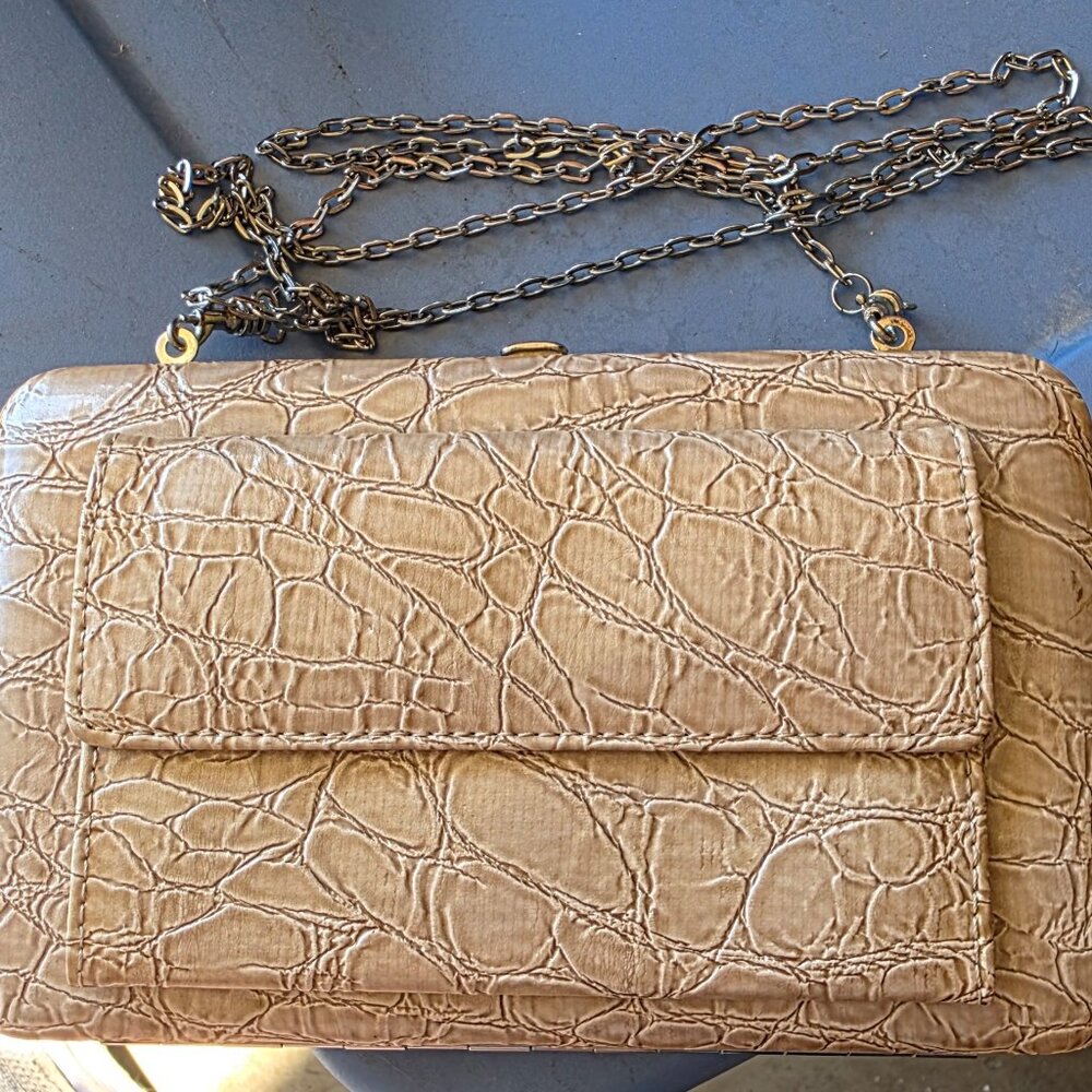 (New) Stylish Compact Purse With Removable Chain